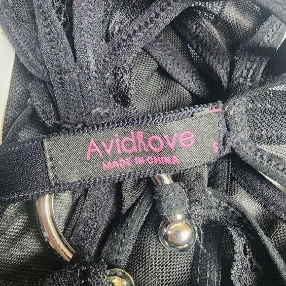 AvidLove Black Deep V Lace & Mesh Crotchless Teddy (S) - Picture 8 of 8